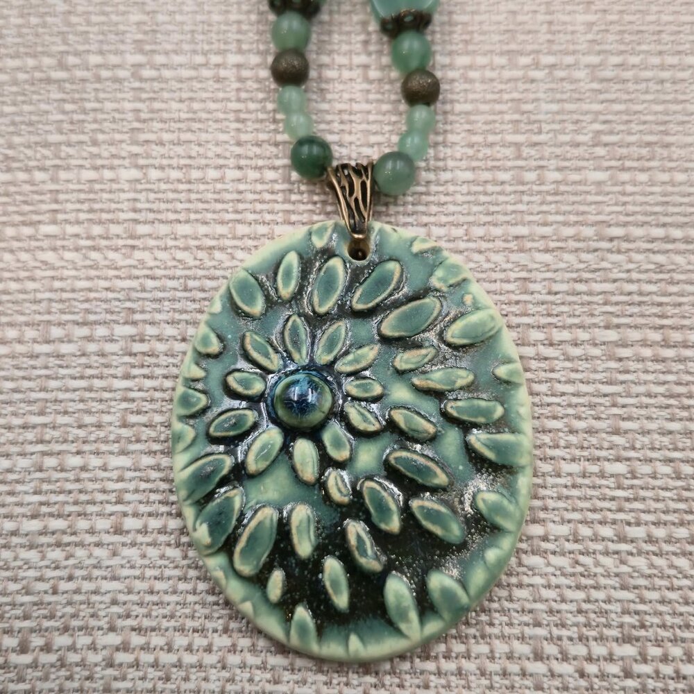 22 Inch Aventurine Stones Handmade Glass Pendant Necklace B999 - Picture 3 of 8